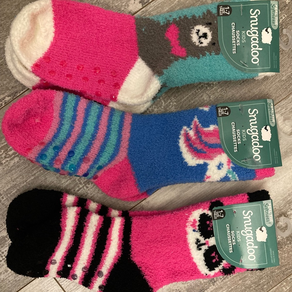 NWT 3 Snugadoo Super Fluffy Soft Character Socks
